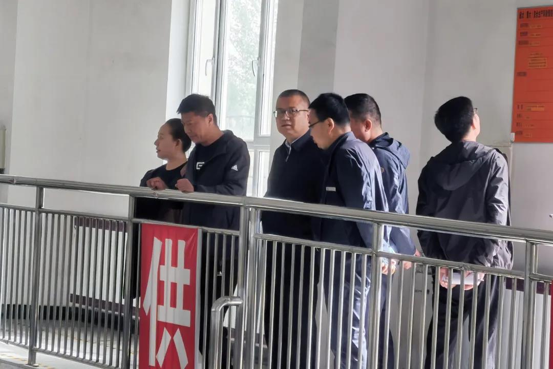 銀川市副市長雍輝一行到銀川中鐵水務第八水廠進行“五一”節前安全供水檢查