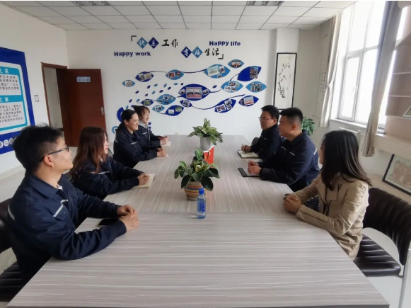 “團(tuán)”聚青春力量?共話青年夢(mèng)想