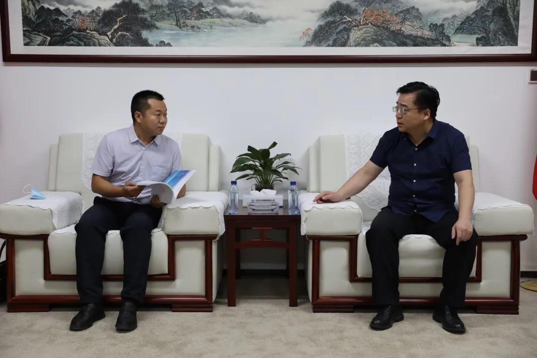 人民日?qǐng)?bào)、中國網(wǎng)、陜西日?qǐng)?bào)等八家在陜主流媒體記者做客中鐵水務(wù)集團(tuán)